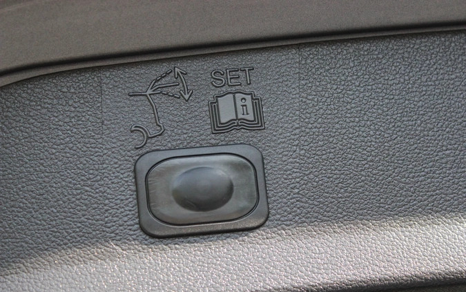 Ford Kuga cena 54900 przebieg: 134000, rok produkcji 2014 z Zbąszynek małe 631